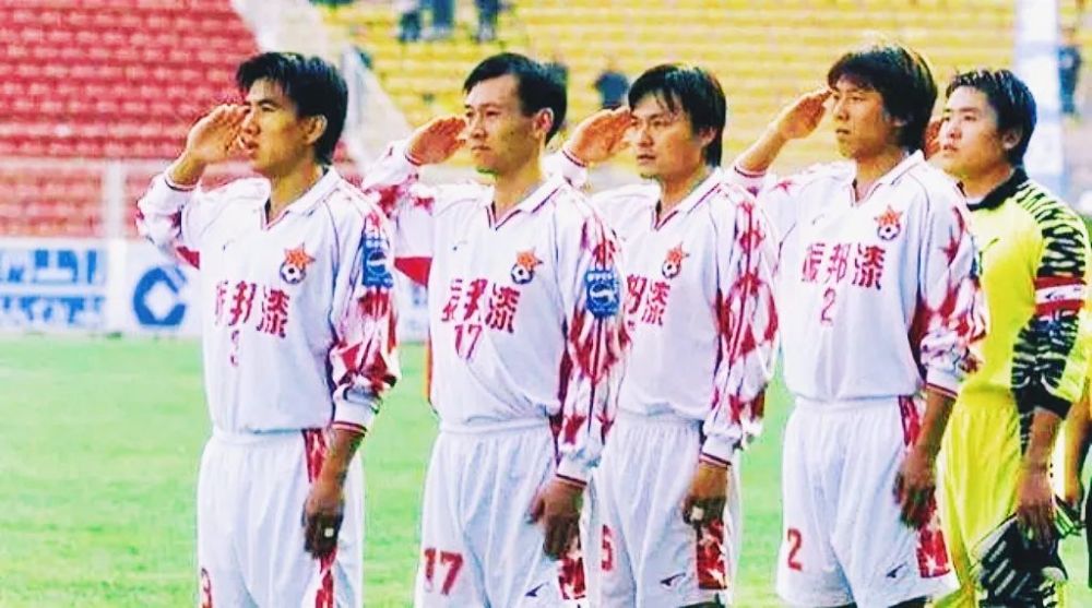 1995年,李志民通过招标的形式,将八一足球队的主场放到了古城西安,和