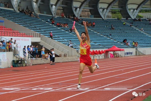 市体育局竞训科科长黄建文,梅江区文化广电旅游体育局副局长李文杰