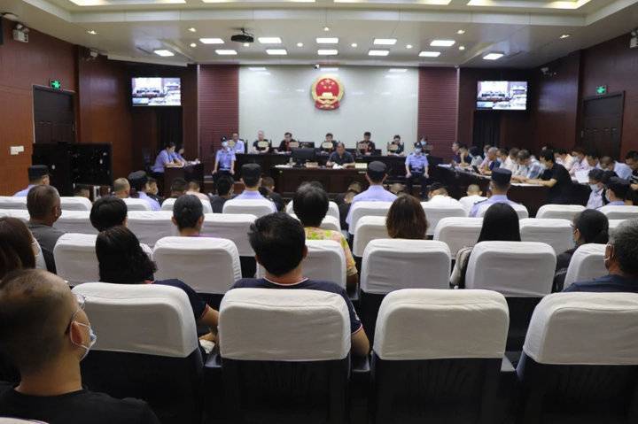 东营市法院公开审理李永成恶势力犯罪集团,三十人被判刑