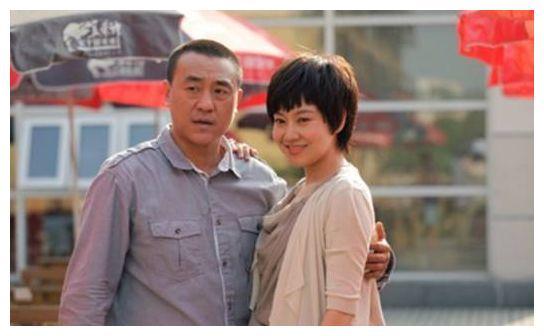 何冰一顿饭就闪婚结婚22年为何零绯闻看他妻子是谁就知道了
