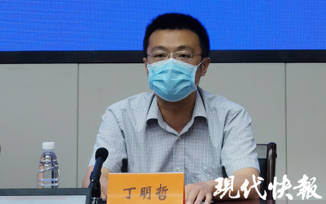 邗江区副区长丁明哲介绍,在居民日常生活保障方面,邗江区向辖区生活