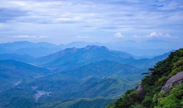 上饶灵山风景名胜区上饶灵山风景名胜区地处江西省上饶市上饶县