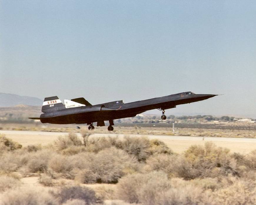 飞行速度比子弹还快的"黑鸟"高空战略侦察机诞生过程