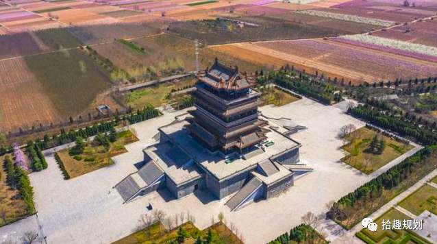 唐·李益《同崔邠登鹳雀楼 迥临飞鸟上,高出世尘间.