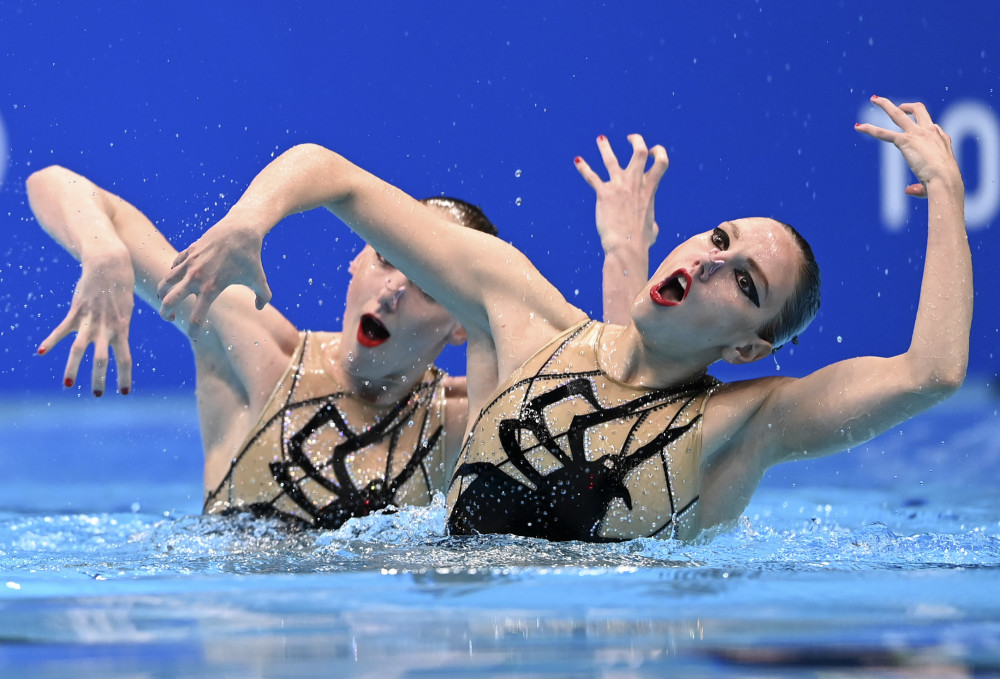 (东京奥运会)花样游泳——俄罗斯运动员获得双人项目冠军