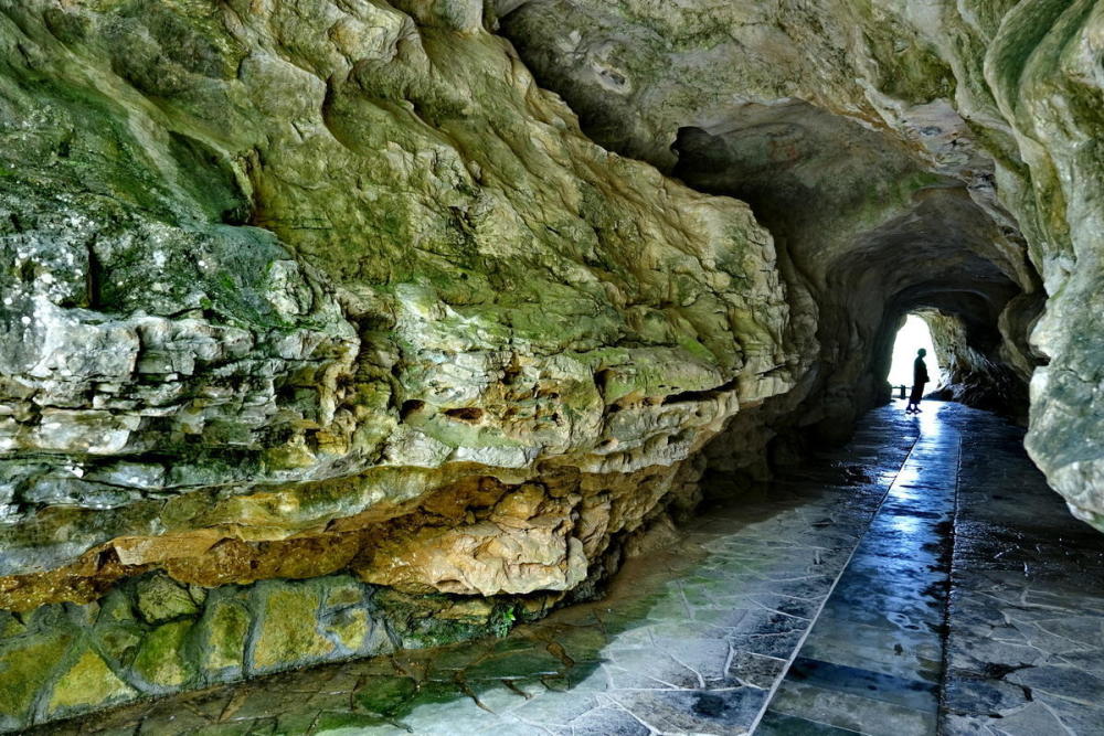 云阳龙缸深坑之旅赋【严建设】