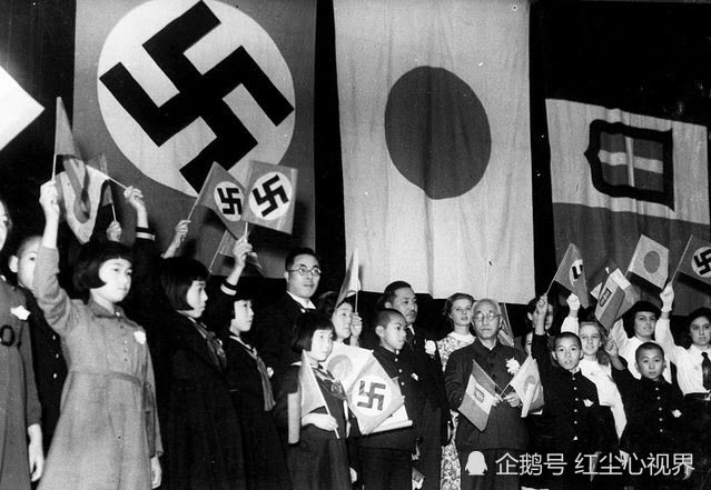 161940年12月17日,日本,德国和意大利的儿童在东京聚会,庆祝三国