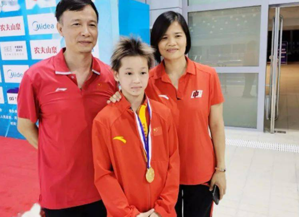 全红婵:14岁的奥运首秀,跳水赚钱给妈妈治病,夺冠将平