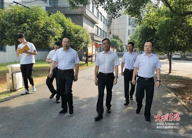 市委常委,市委组织部部长王星皓受衡阳市委组织部及耒阳市委的委托