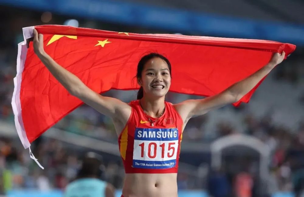 上午结束的东京奥运会田径项目 女子4×100米预赛中,由中国田径运动员