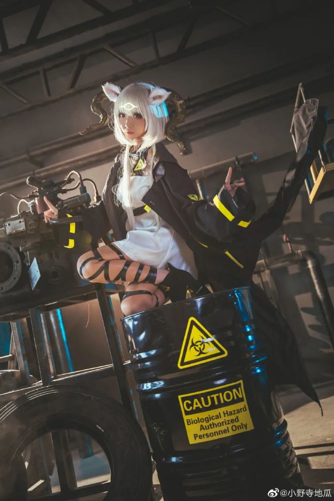 《明日方舟》蜜蜡cosplay作品欣赏