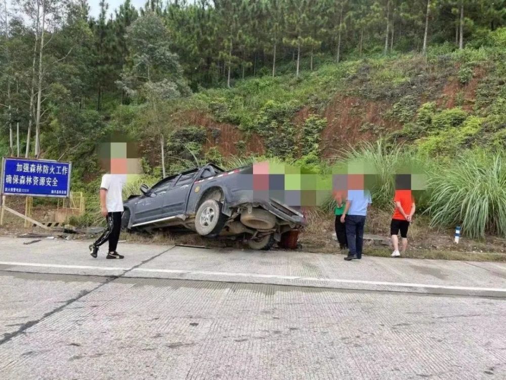 海丰往公平道路段发生一起交通事故