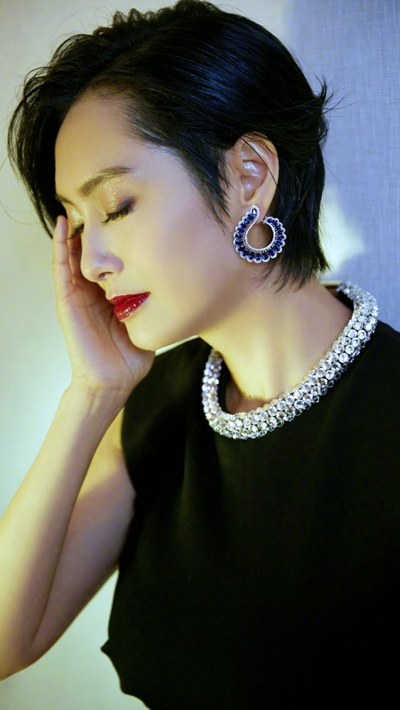 中国香港女明星:朱茵