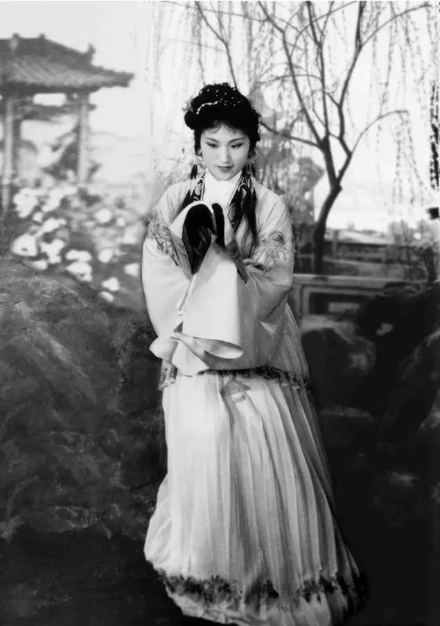 一代越剧宗师王文娟今晨离世 与孙道临恩爱一辈子