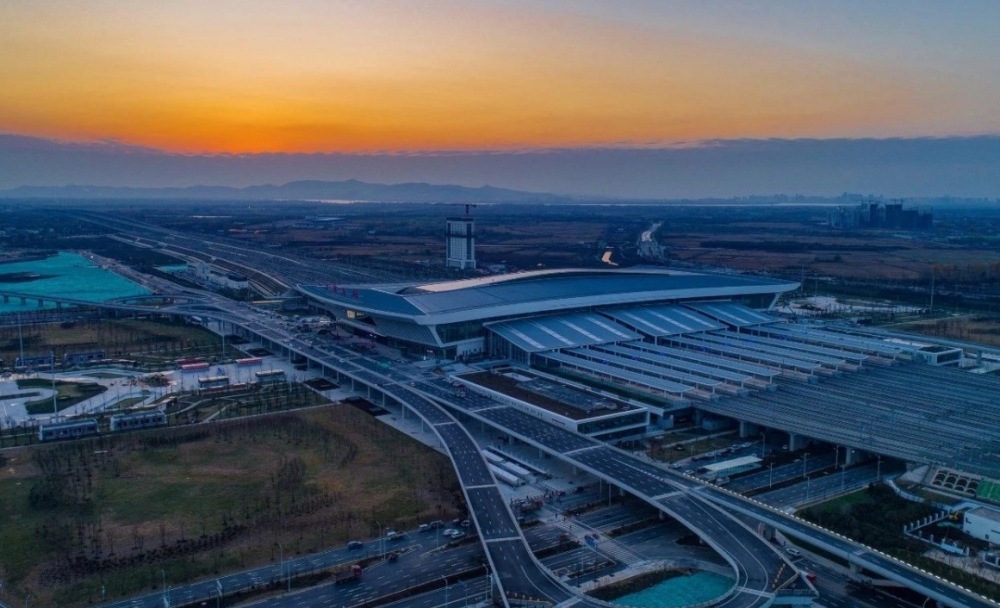 一座大型高铁站的建设并没有这么容易,南京北站作为南京铁路三大主要