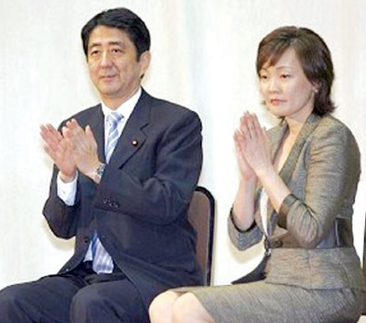 安倍晋三:日本人眼中最窝囊的首相,在家怕老婆,在外"