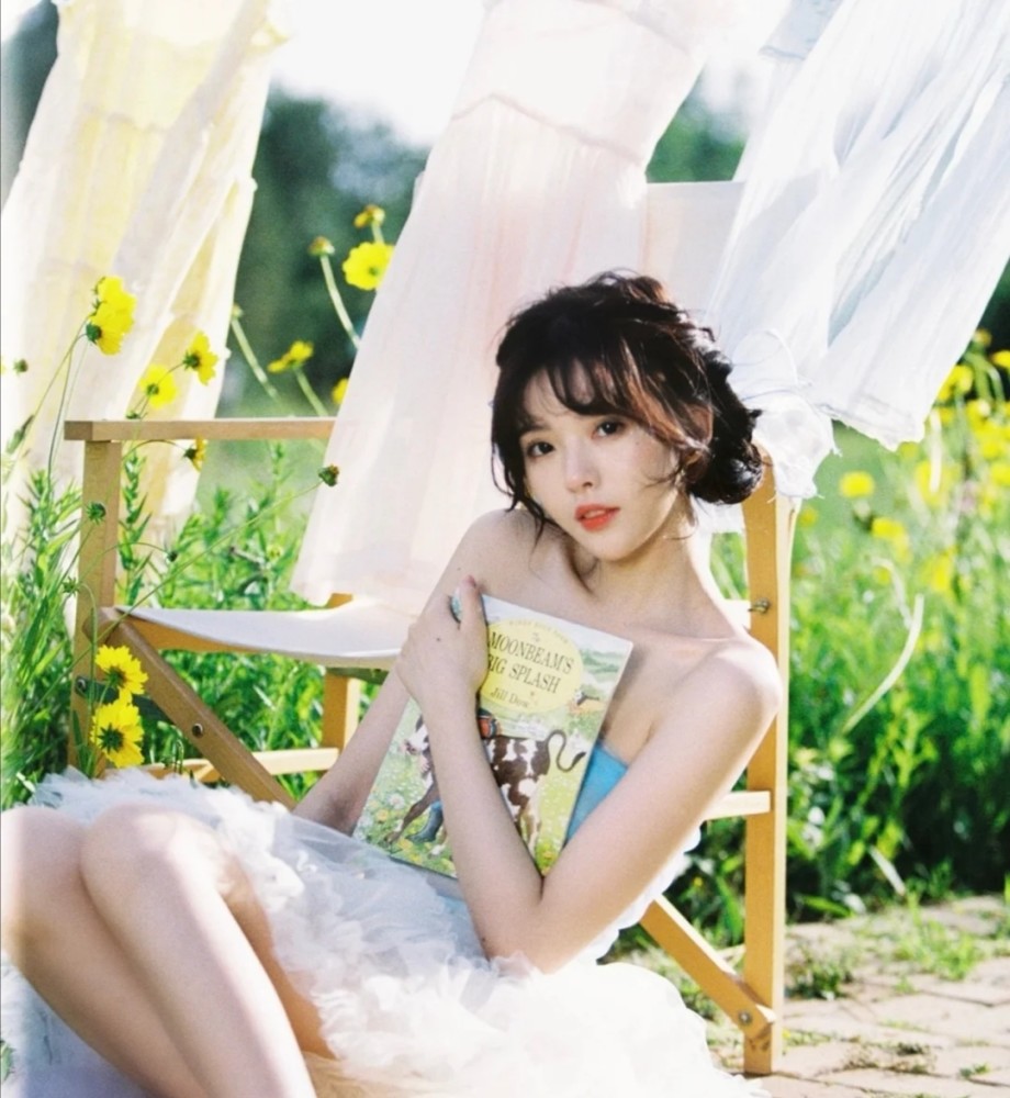 彭十六壁纸:美女彭十六