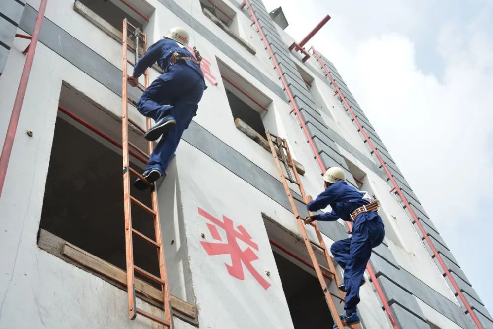 攀登挂钩梯