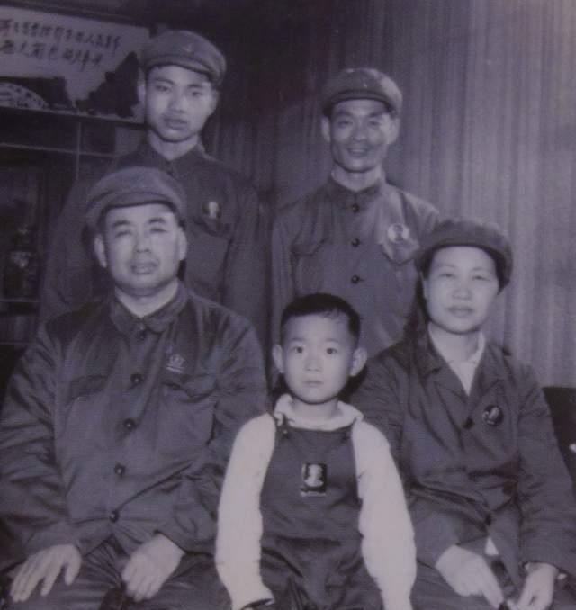 许世友:爱情总有好运气,3任妻子都是精品女子,子女多是平凡人