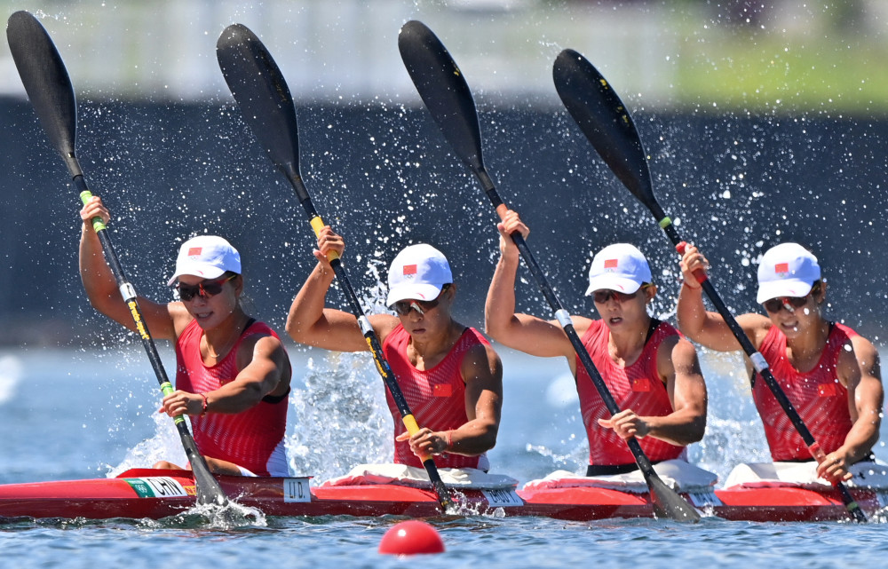 奥运-皮划艇静水女子500米四人皮艇决赛 中国组合第六