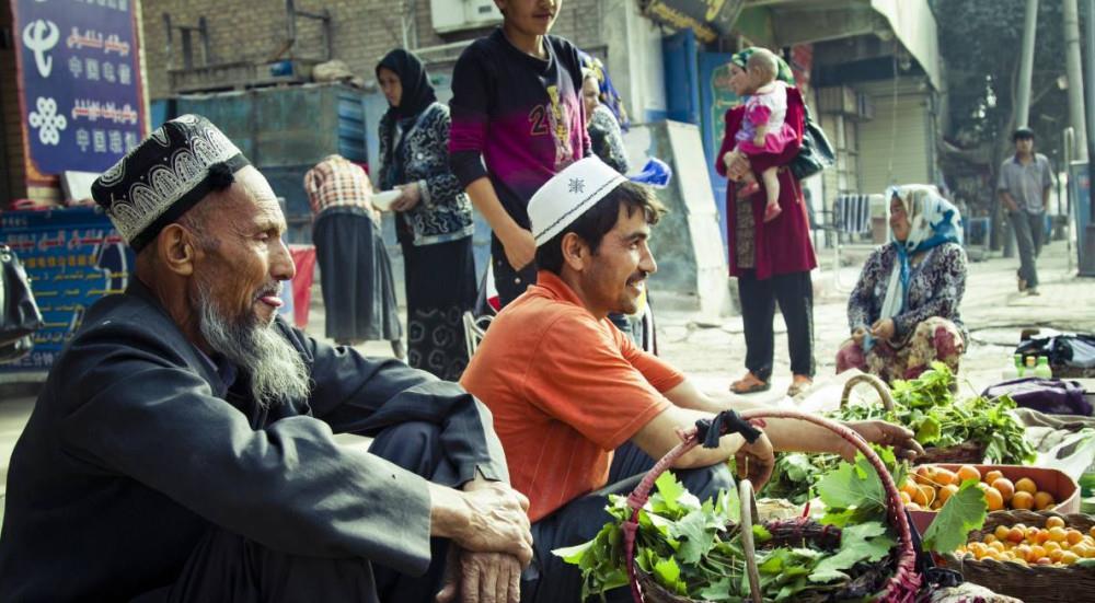 古代新疆人是啥人,黄人还是白人?与维吾尔族取汉语族名关系密切