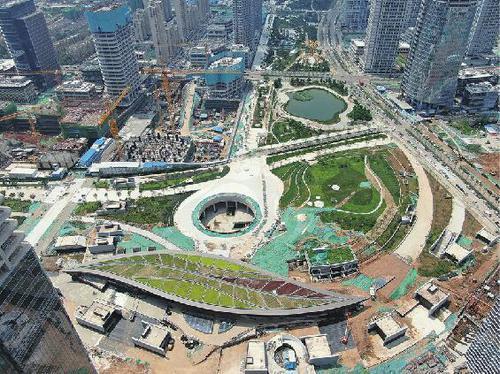 由济南城市投资集团负责投资建设的柳叶亭项目正式亮相绸带公园最核心