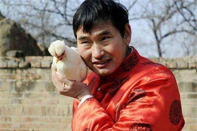 朱之文的"丑书"又涨价了,专家:这是出来祸害书法市场