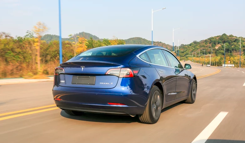 特斯拉国产Model3,国产特斯拉model3 20万级家轿首选特斯拉model3小鹏p5难抉择