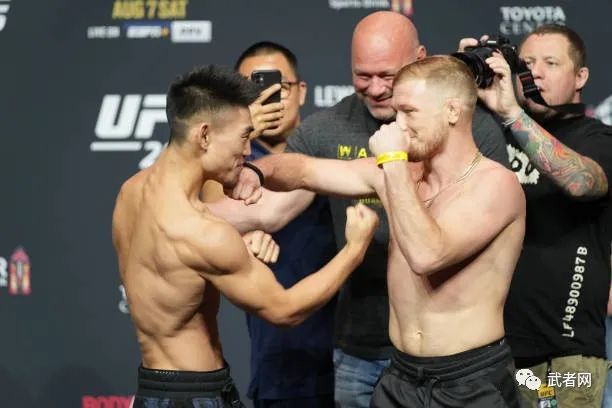 宋亚东明日出战ufc265赛前称重图集