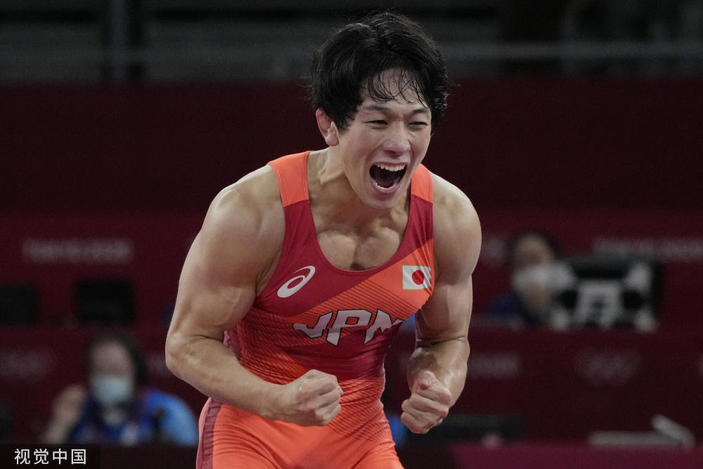 奥运金牌-摔跤男子自由式65公斤级决赛 日本选手夺冠