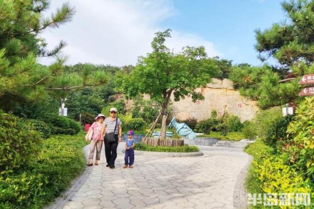 青岛象耳山:山中闲庭步,木叶动秋声