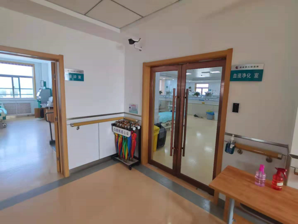 【搬家啦】县医院血液透析室改造升级后正式搬迁!
