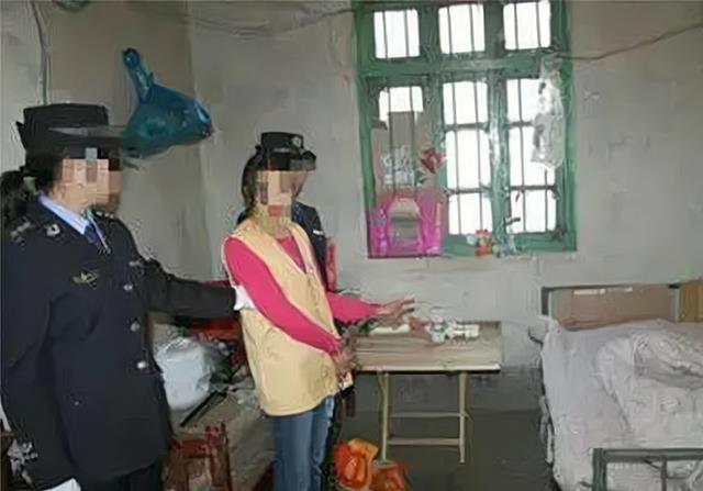 25岁女护士为还赌债,成为51岁医生的情人,将他杀害后抛尸下水道