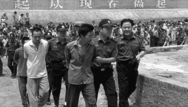 1981年吉林凶案纪实:男子调戏同事妻子被当众扇巴掌,持枪杀19人