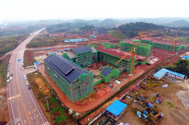四川遂宁真豪横,斥资2.5亿新建学校,占地123亩,开设78个班级
