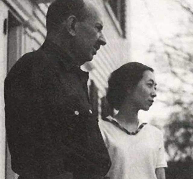 高龄堕胎照顾瘫痪丈夫,住贫民屋浑身爬满虱子,张爱玲