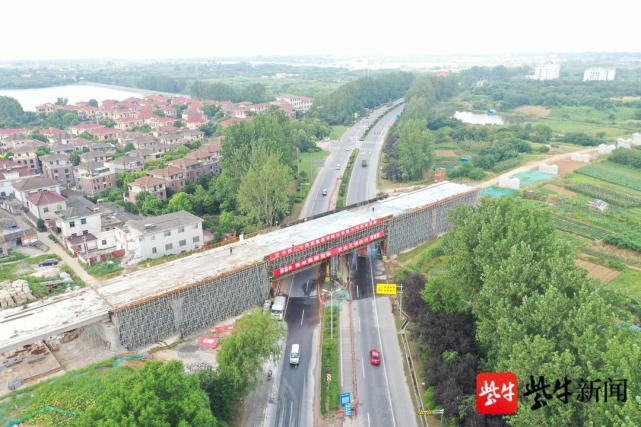 南沿江城际铁路句容段最后一座连续刚构完成