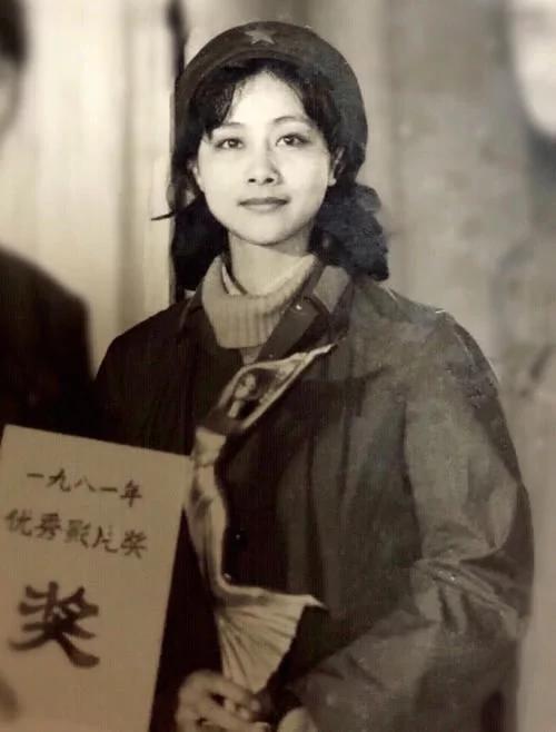 黄梅莹:成名于《渴望》,70岁扮演徐峥"囧妈",与丈夫恩爱40年