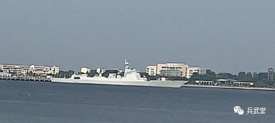 052d还在匀速"下饺子"?最新一艘命名桂林号,上艘同名舰是051d
