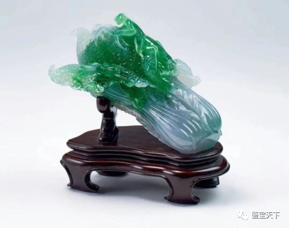 年被从大陆运到台湾,很多人去台北故宫第一件肯定是去看白菜的,可以说