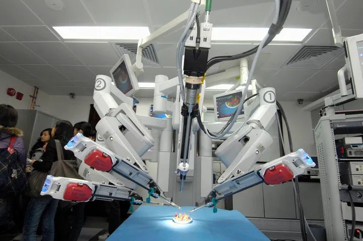【头条】5g 机器人助力国内首例远程数字化神经外科手术顺利完成
