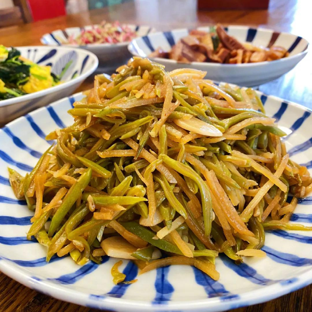 土豆丝炒豆角丝肉末炒扁豆豇豆豇豆就是咱们口中的长豆角,大概得有30