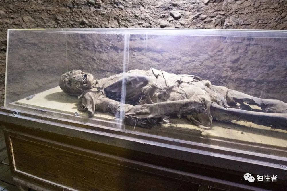 堪舆埃及的木乃伊相媲美的千年干尸,阿斯塔纳古墓群