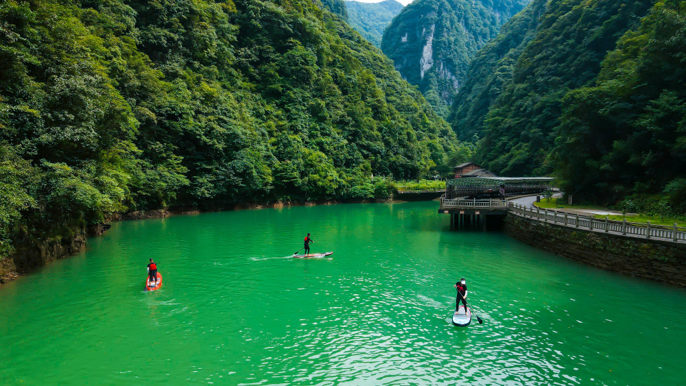重庆金佛山神龙峡漂流:山与水间沐浴原生态山泉,体验清凉世界