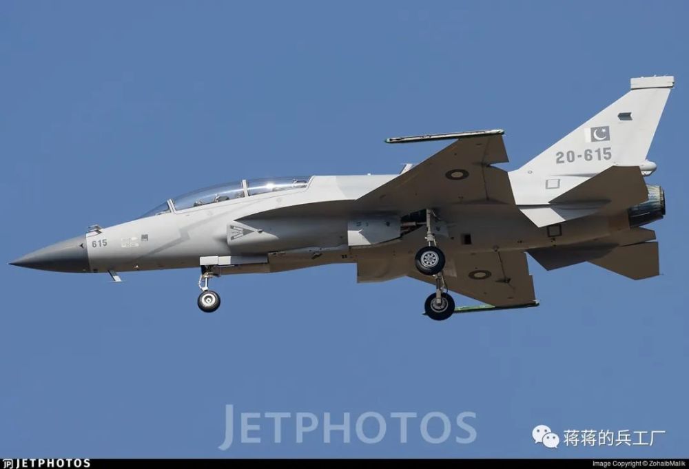 jf-17b枭龙遗憾首摔!盘点巴基斯坦空军服役的枭龙b战斗机