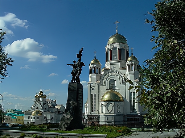 俄罗斯的第三大城市位于乌拉尔山东侧的叶卡捷琳堡,但人口仅仅150万
