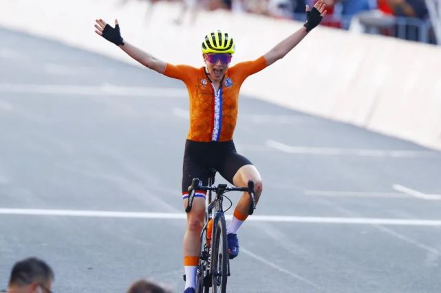 van vleuten,为奥地利赢得了125年以来首枚自行车比赛金牌