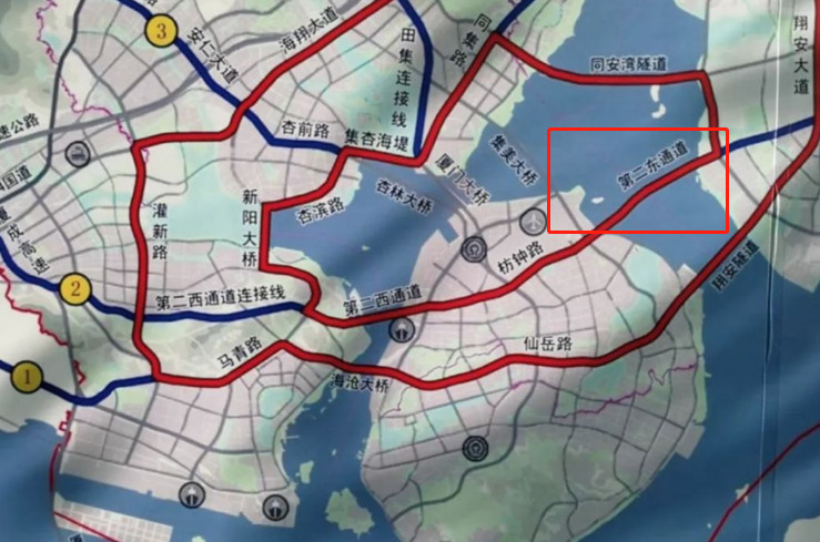 厦门一桥隧跨海通道,采用双向8车道和双向6车道设计,全长12公里