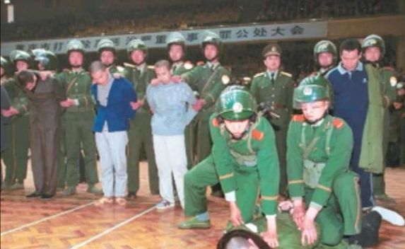 1983年,中国首次"严打",历时3年之久,到底处罚了多少罪犯?