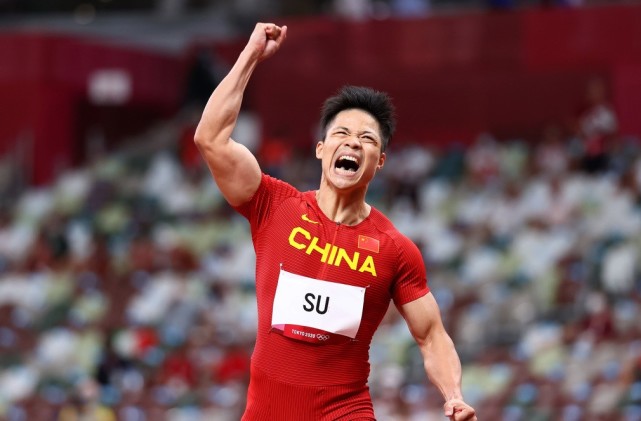 苏炳添在短跑男子100米半决赛中以9.